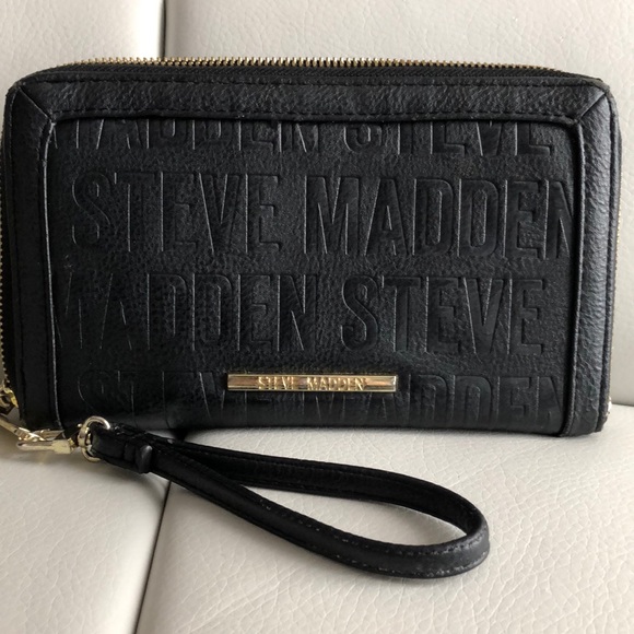 Steve Madden Handbags - Steve Madden large wallet